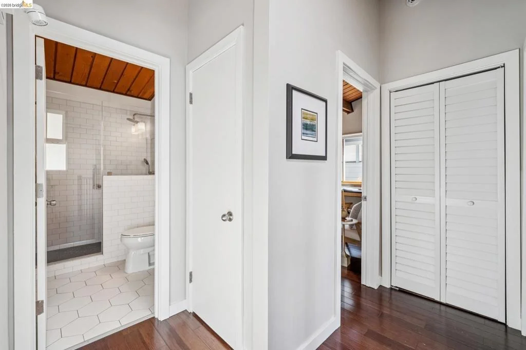 Photo of 1394 Queens Rd