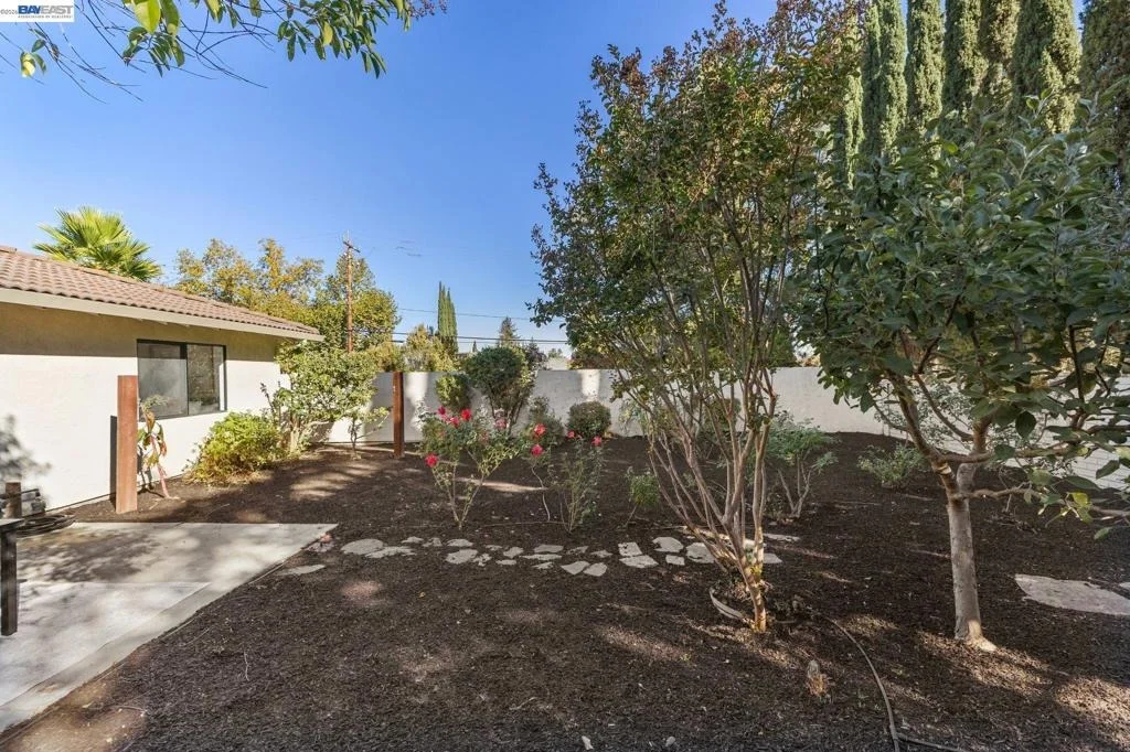 Photo of 402 Vineyard Pl