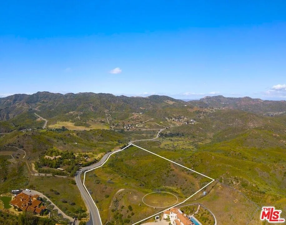 Photo of 1400 Decker Canyon