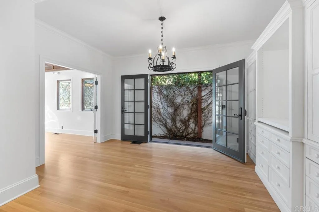 Photo of 1015 Alameda Boulevard