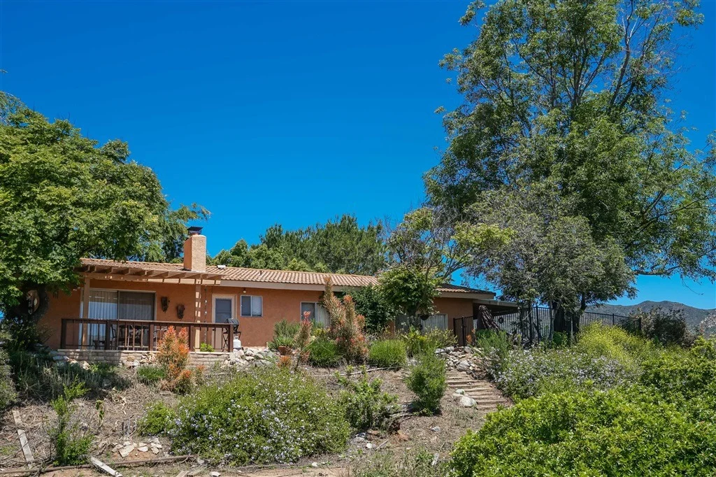 Photo of 3235 Loma Vista Dr