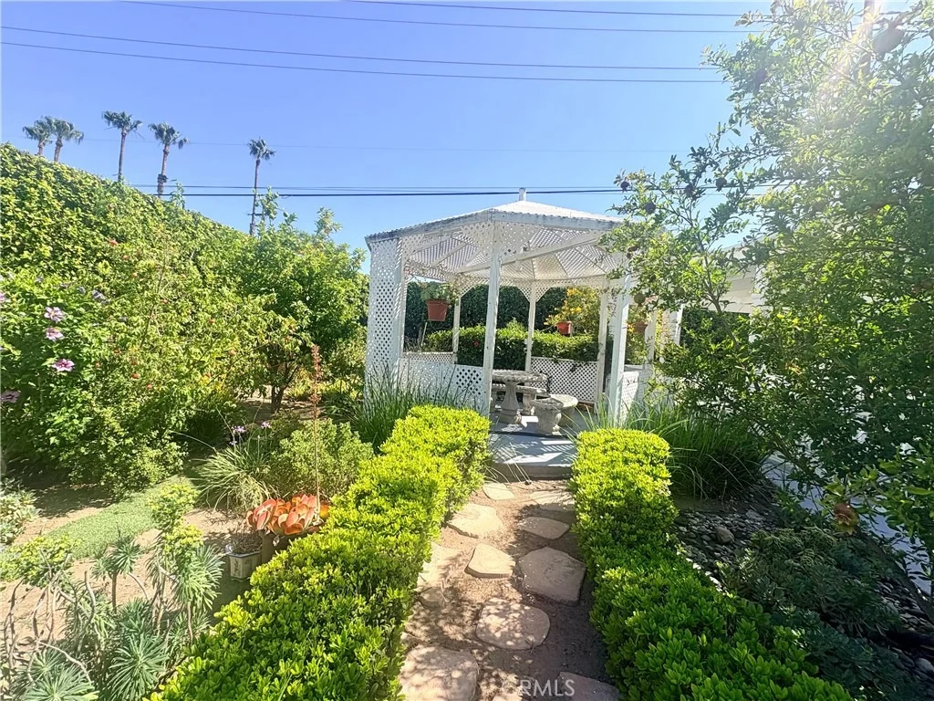 Photo of 17841 Collins
