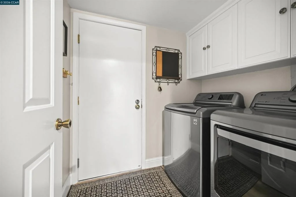 Photo of 219 Viewpoint Dr