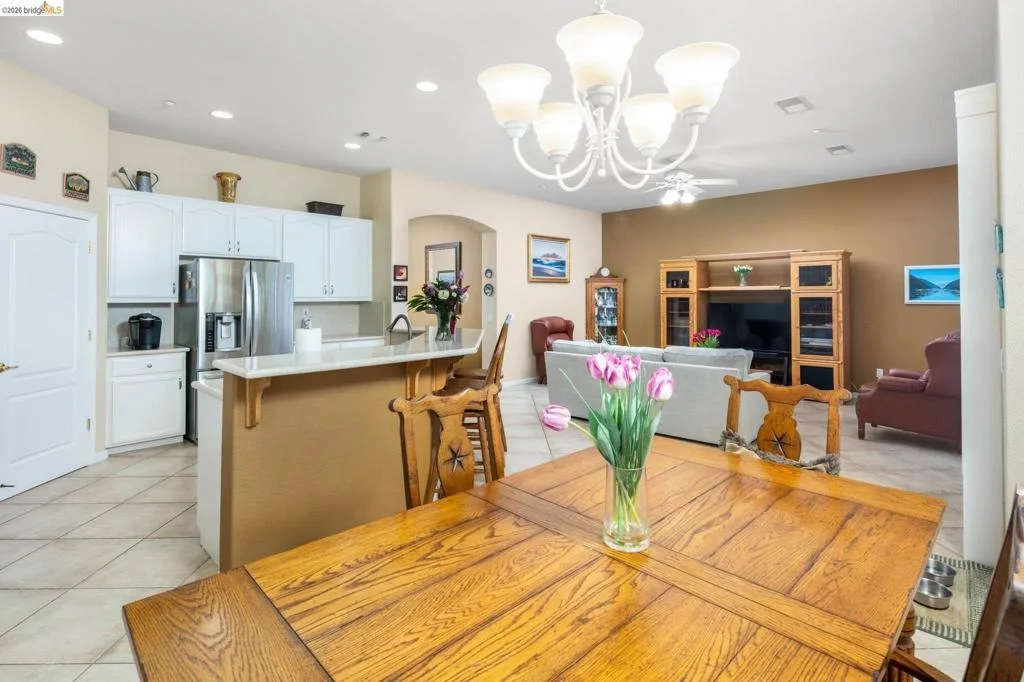 Photo of 485 Coronation Dr