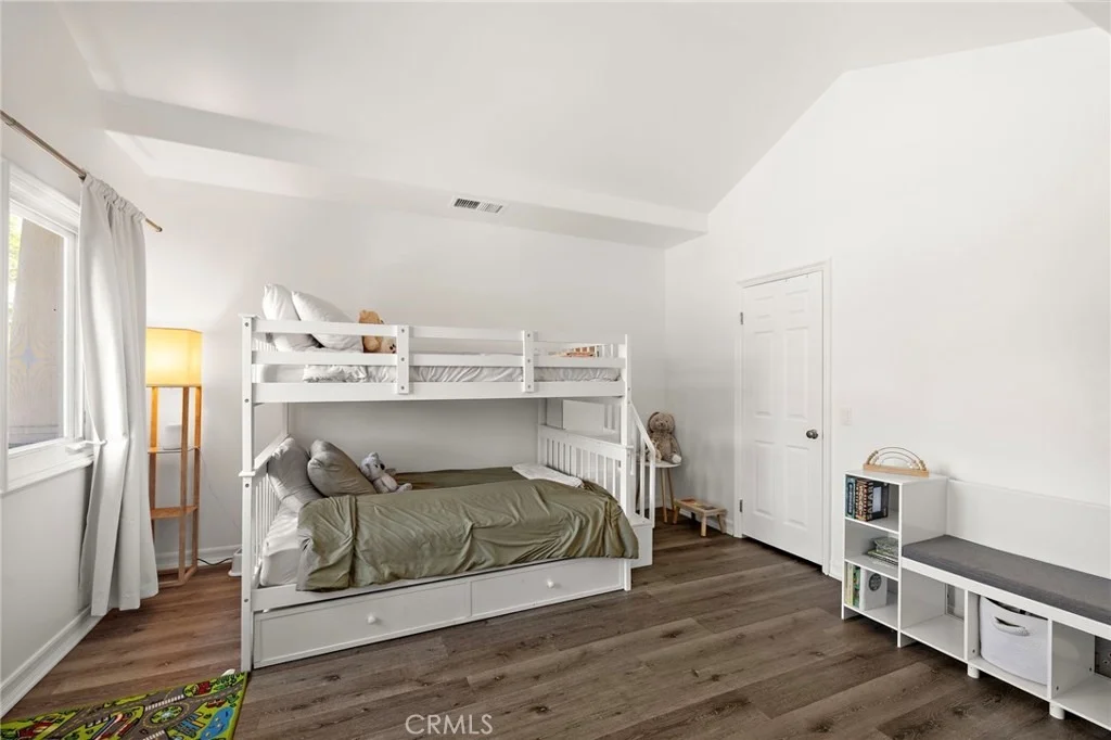 Photo of 1582 White Alder