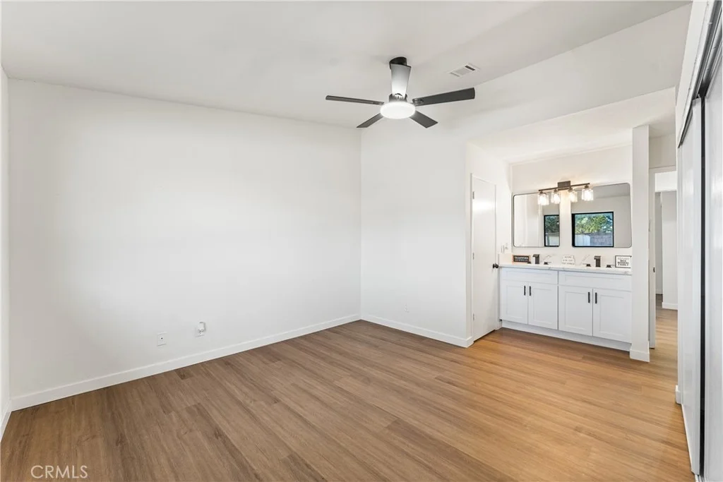 Photo of 1002 E Avenue J6 Avenue