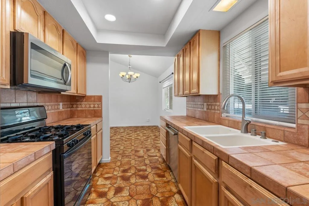 Photo of 1242 Hillcrest Lane