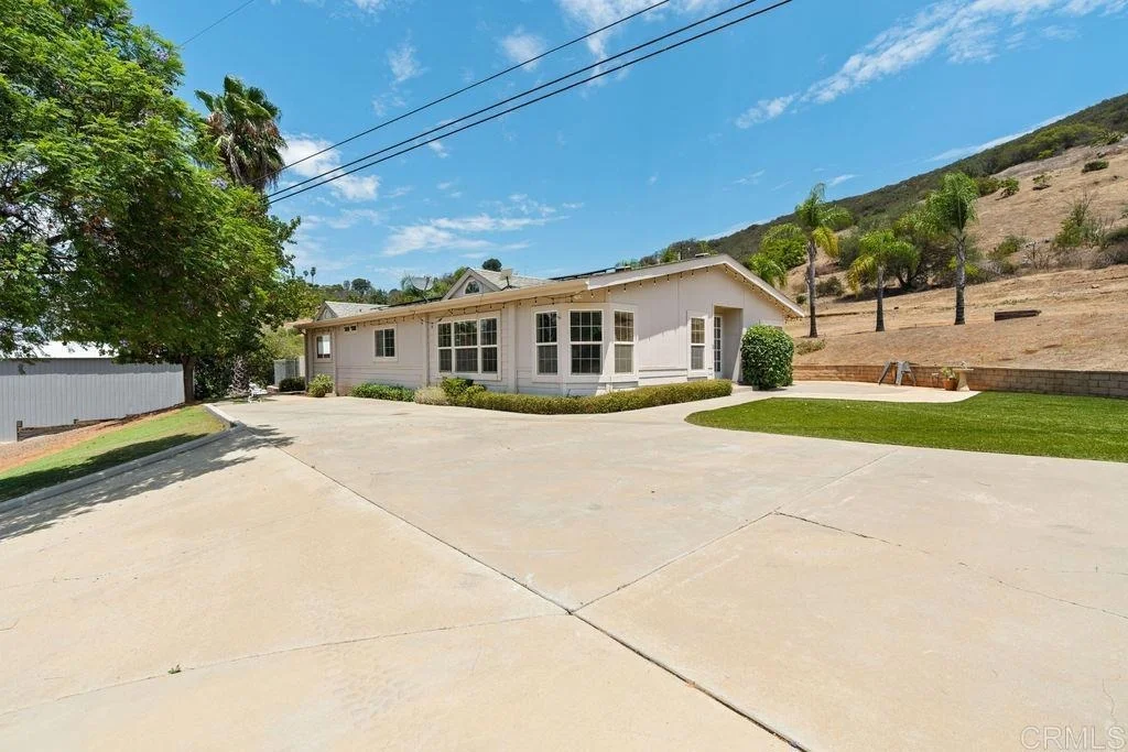 Photo of 2051 Rainbow Glen Road