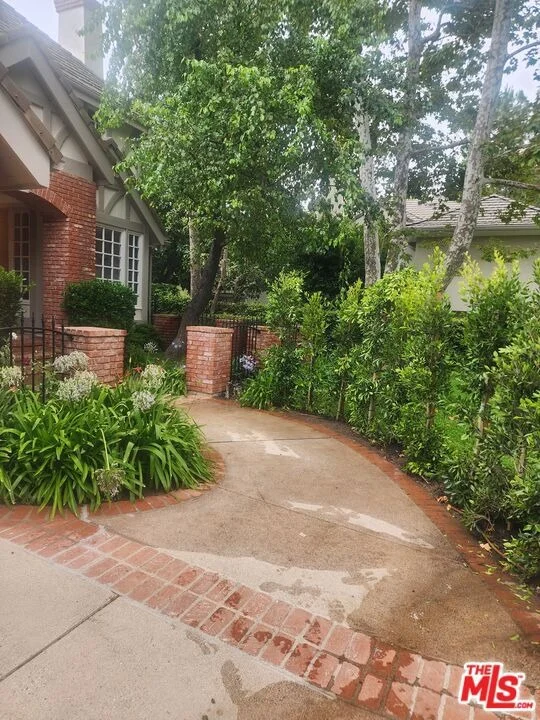 Photo of 3225 Iredell Lane