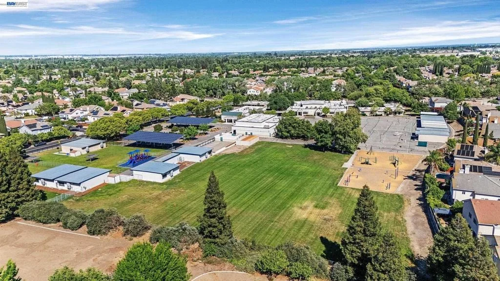 Photo of 1710 Flora Way