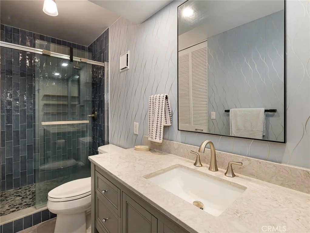 Photo of Unit 313 at 531 Esplanade