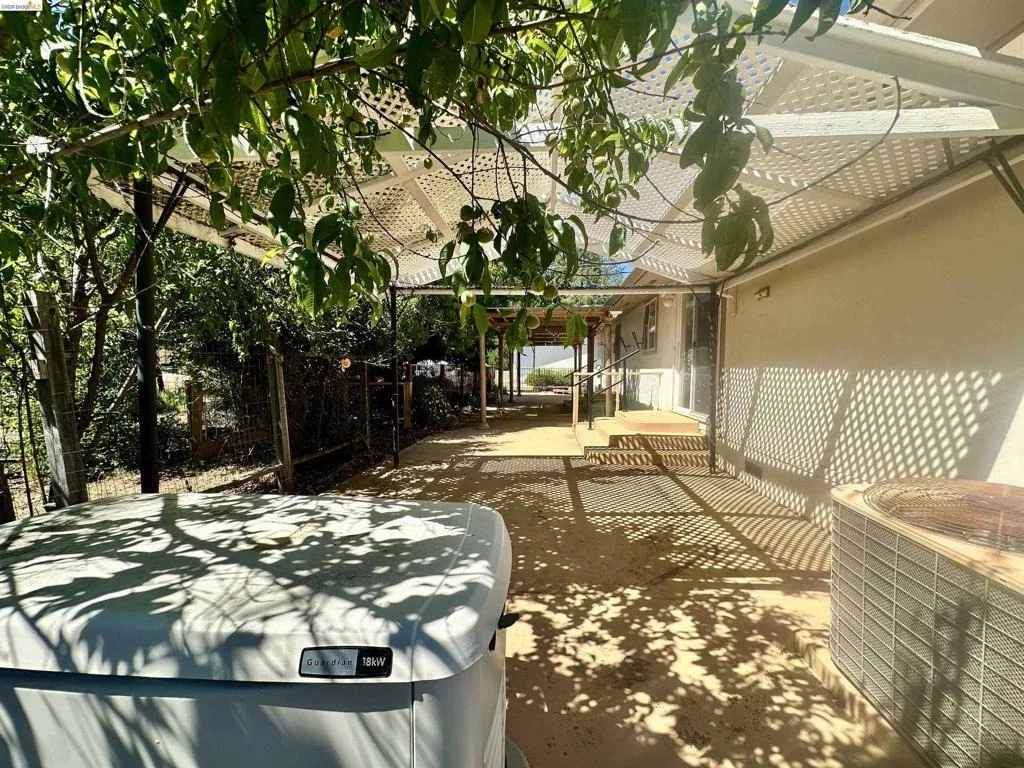 Photo of 20511 Nob Hill Cir
