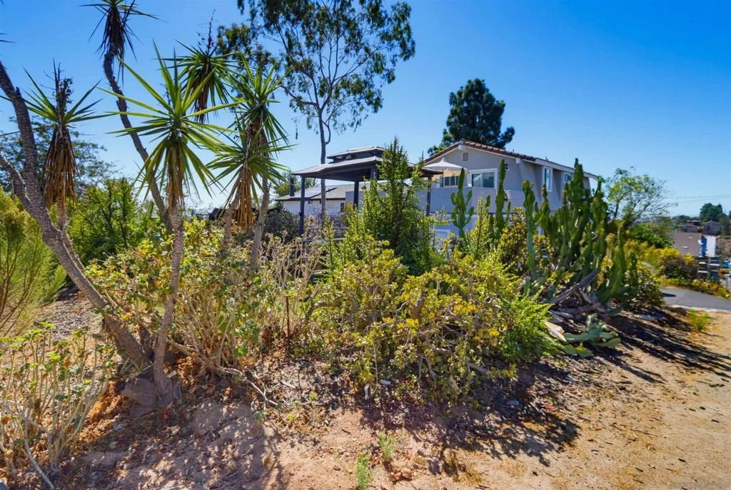 Photo of 9811 Eucalyptus Street