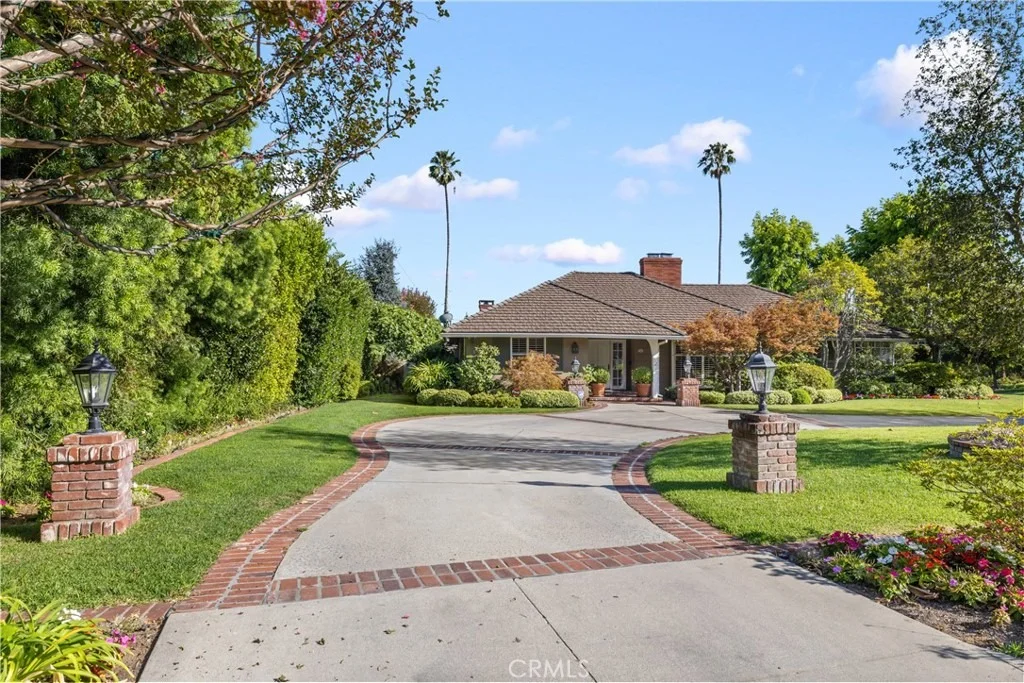 Photo of 340 Arbolada Drive