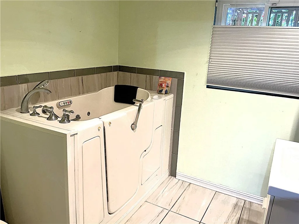 Photo of 11735 Peach Tree