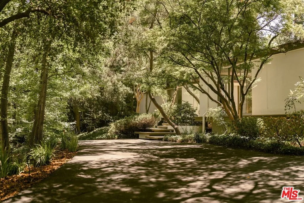 Photo of 832 Canon Drive