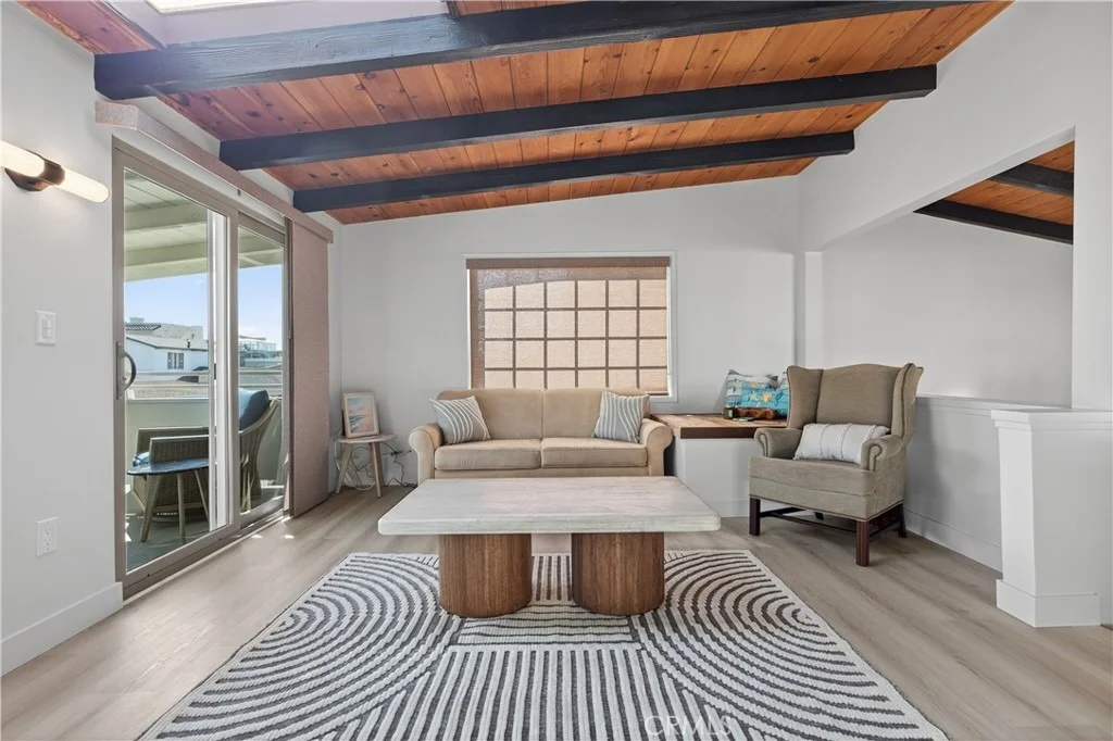 Photo of 317 Cahuenga