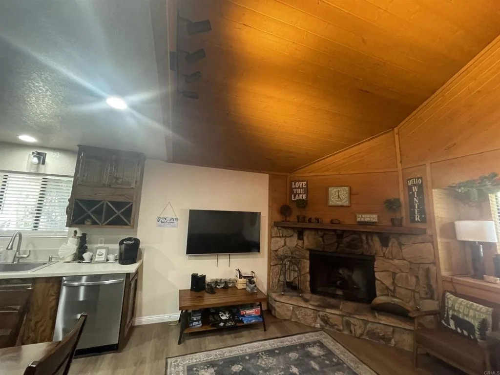 Photo of 42536 Cedar Ave.