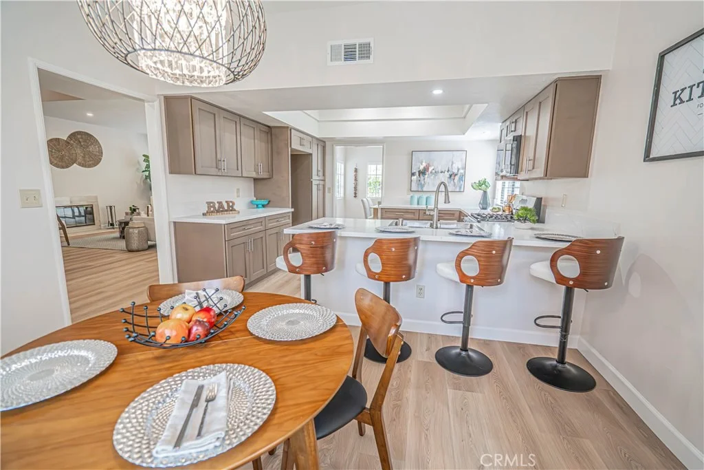Photo of 6527 Beachview Drive
