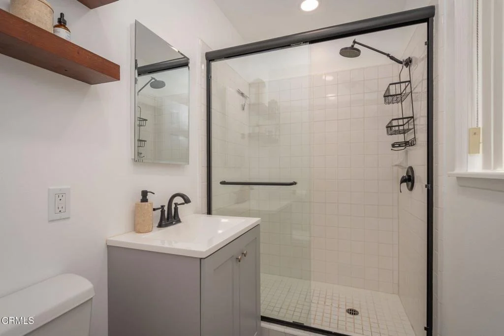 Photo of 894 Barton Avenue