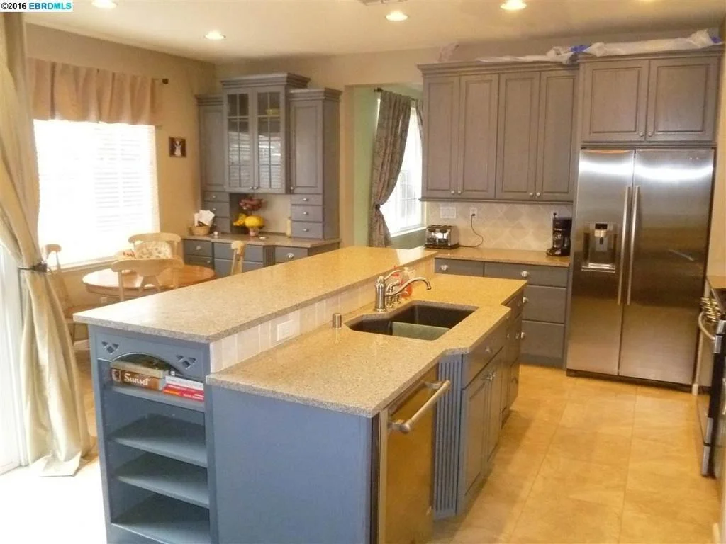 Photo of 1255 HALLMARK WAY