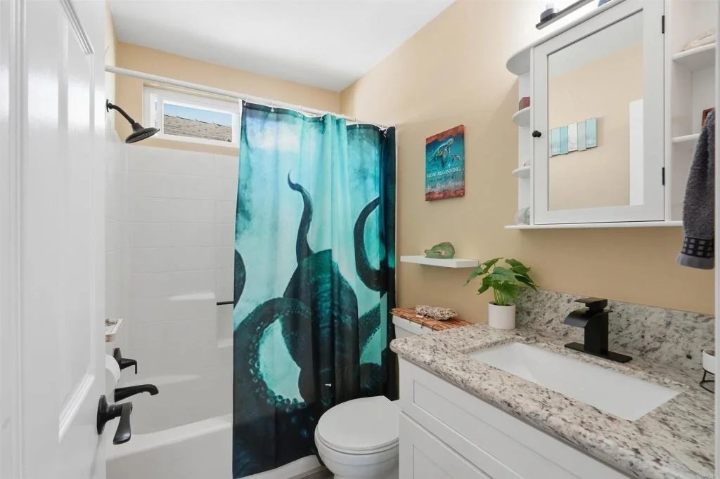 Photo of 2326 Azure Lane