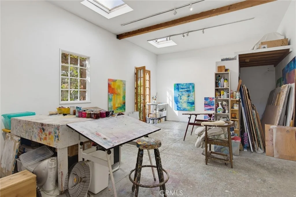 Photo of 2243 Cloverfield Boulevard