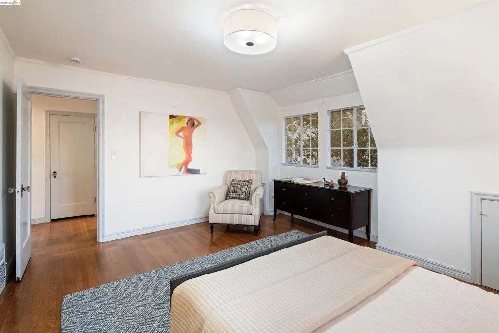 Photo of 1101 Amador Ave