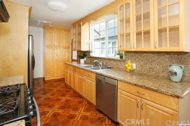 Photo of 1121 Cordova Avenue