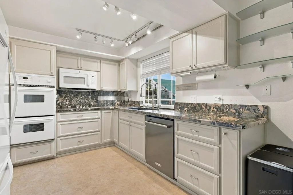 Photo of 1137 Mona Place