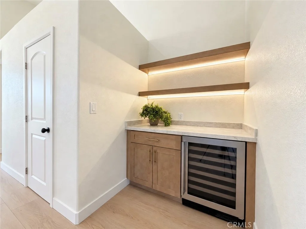 Photo of 35584 Larkspur