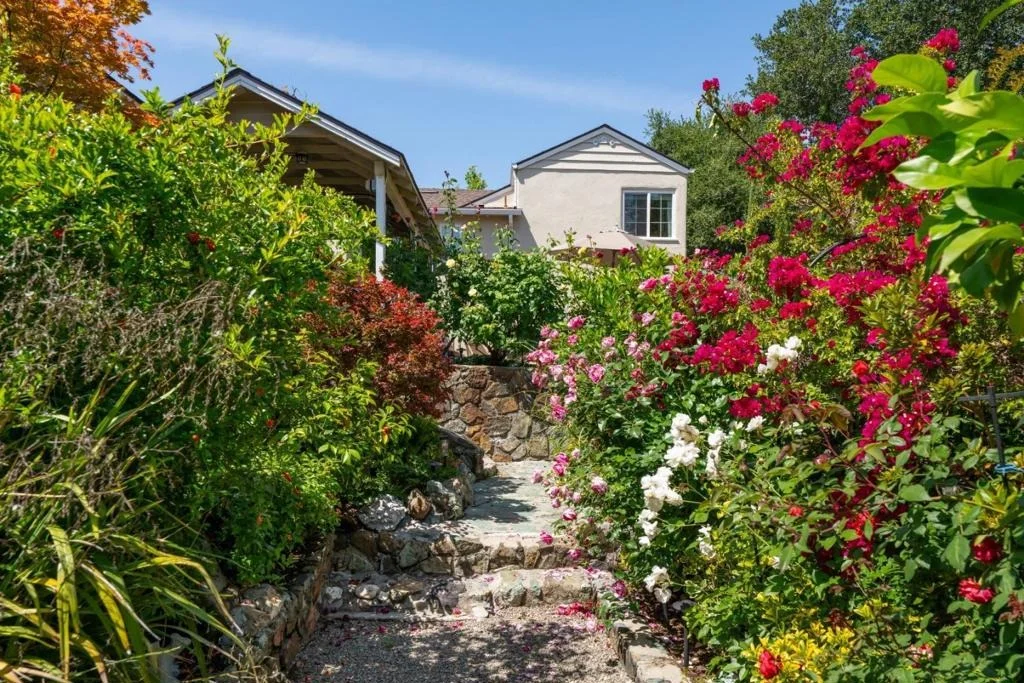 Photo of 536 Summit Drive