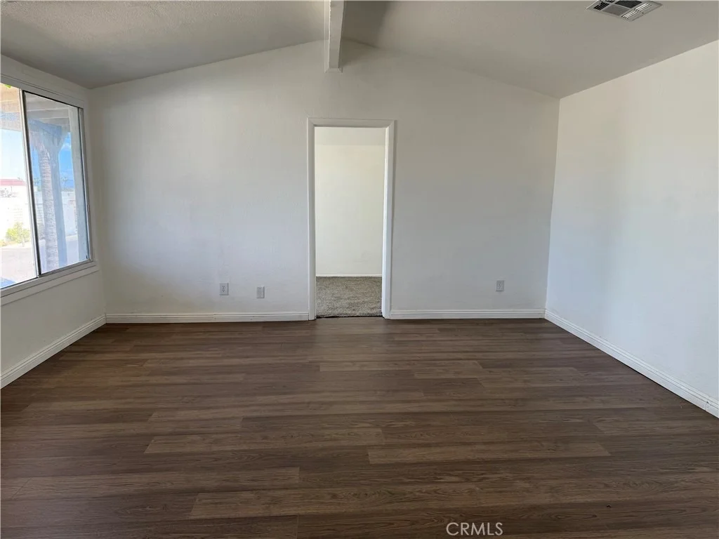 Photo of 323 E