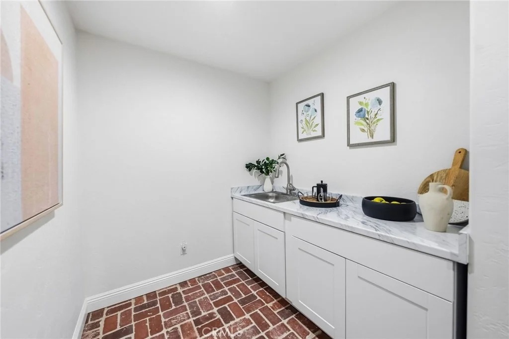 Photo of 40900 Via Los Altos