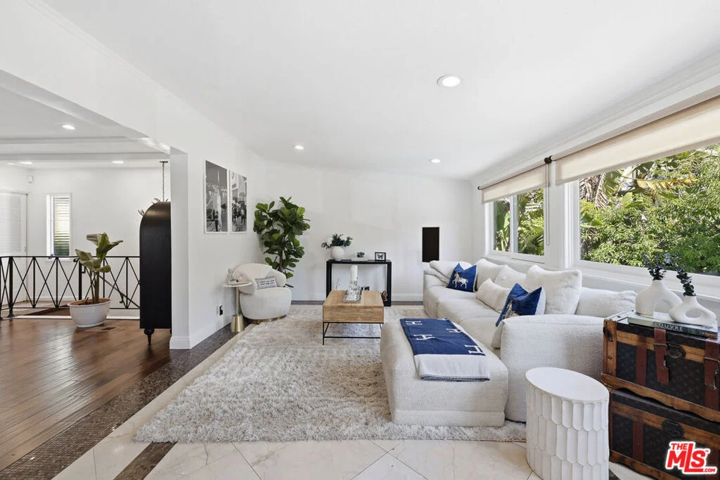 Photo of 2300 Benedict Canyon Drive