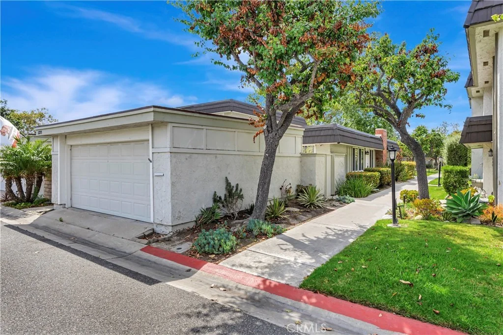 Photo of 5371 Victoria Place