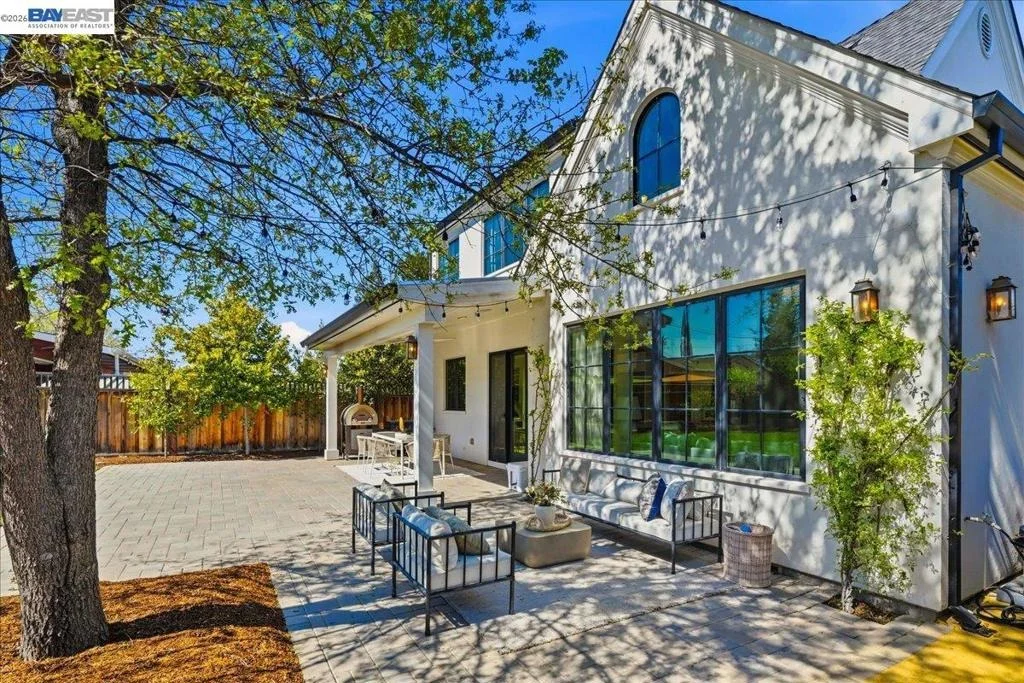 Photo of 3550 Vine St