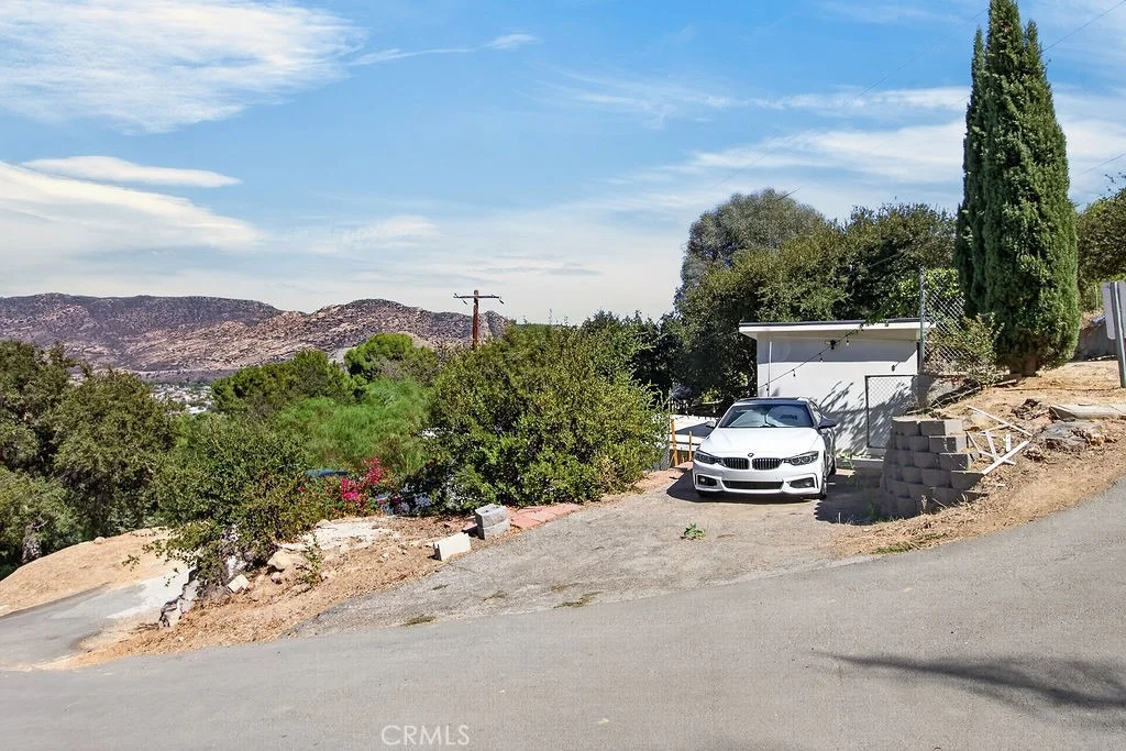 Photo of 1068 Loma Lane