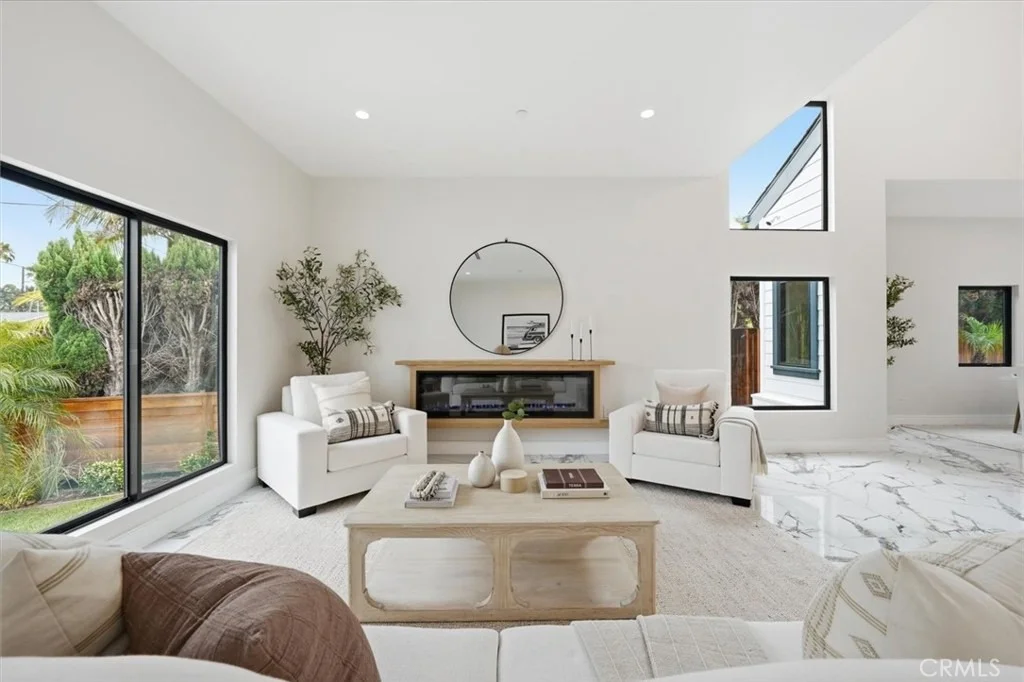 Photo of 2126 Havemeyer Lane