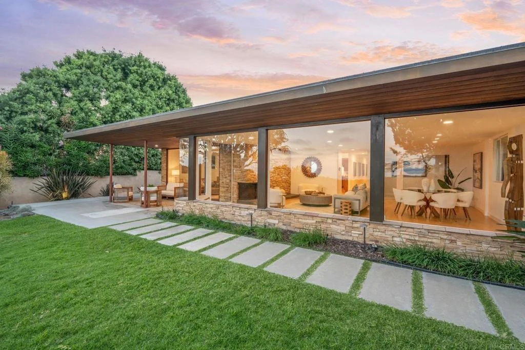 Photo of 280 Torrey Pines Terrace
