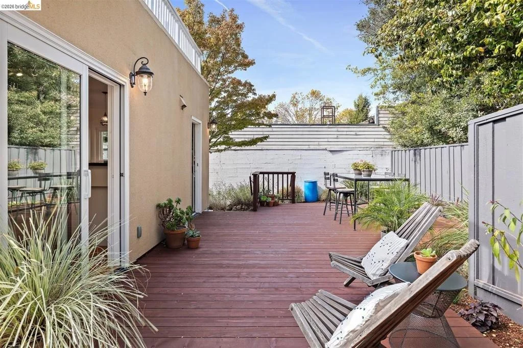 Photo of 355 Arlington Ave