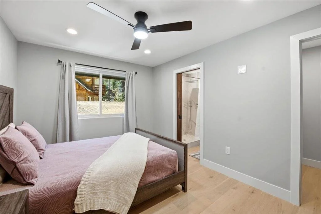 Photo of 830 Oriole Drive