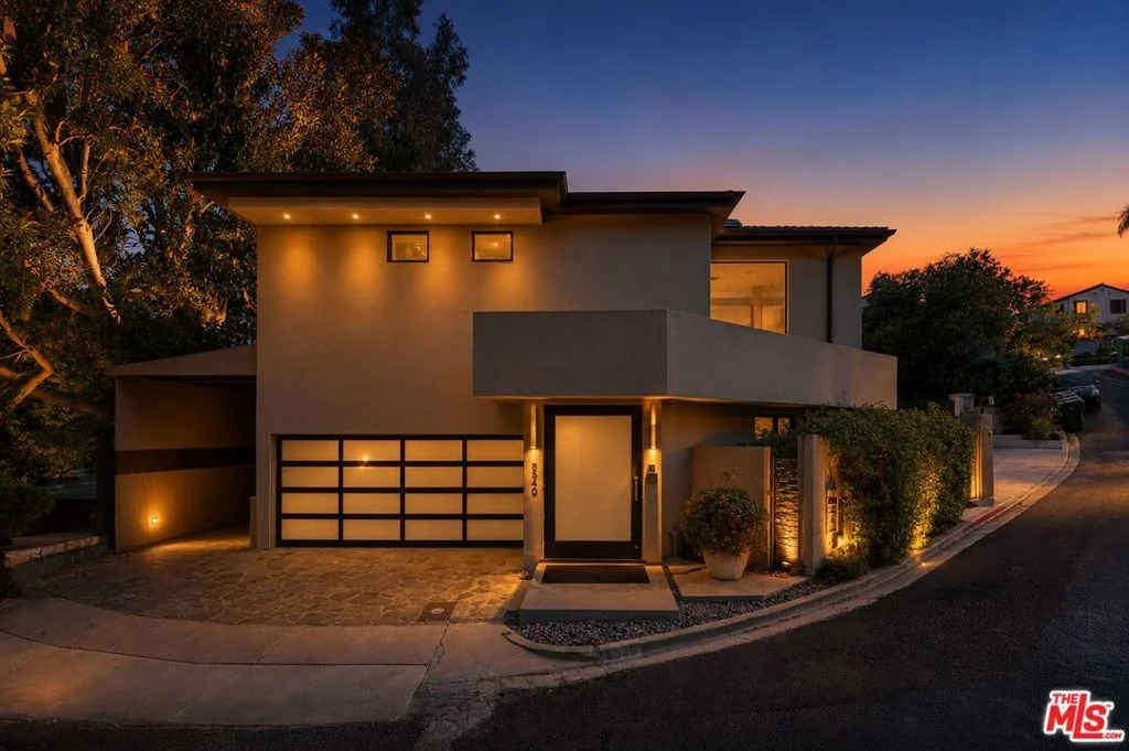 Photo of 8540 Hedges Way