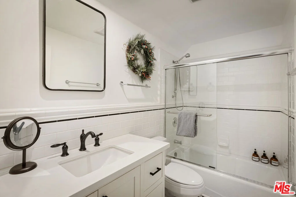 Photo of 208 Knoll Road