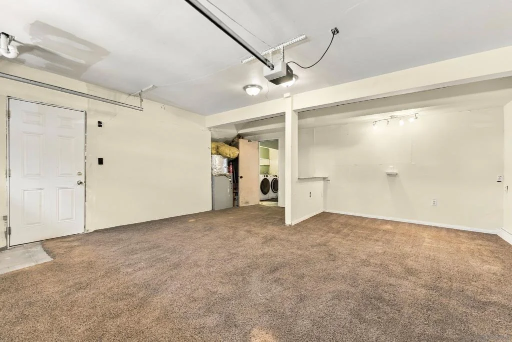 Photo of 669 Melrose Ave