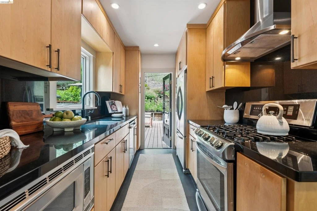 Photo of 6611 Pinehaven Rd