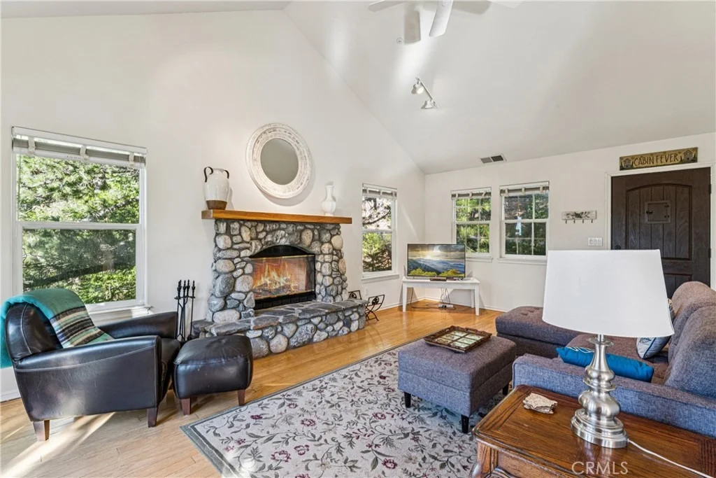 Photo of 305 Summit Road