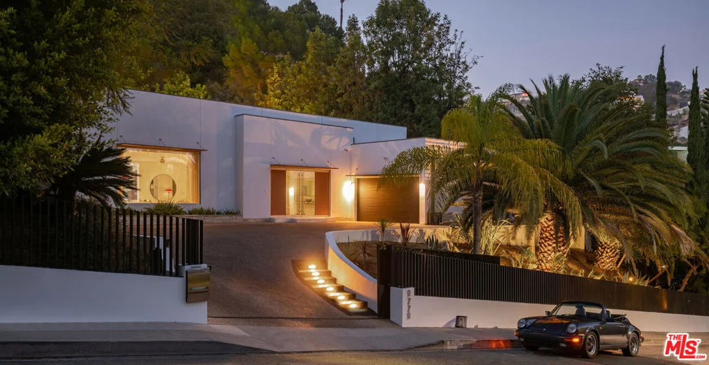 Photo of 9229 Robin Drive