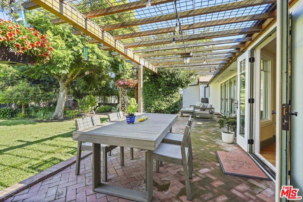 Photo of 6052 Merritt Drive