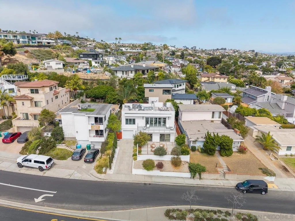 Photo of 5379 La Jolla Mesa
